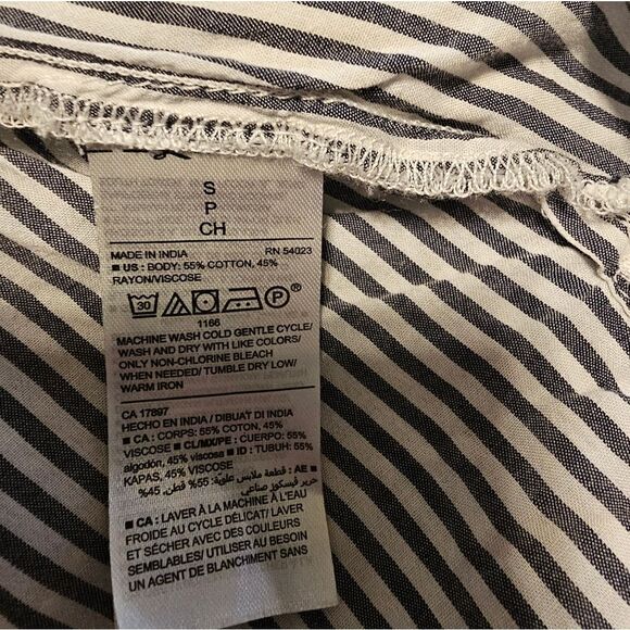 Old Navy short Sleeve top gray/white striped women's small Pre-owned - Picture 3 of 6